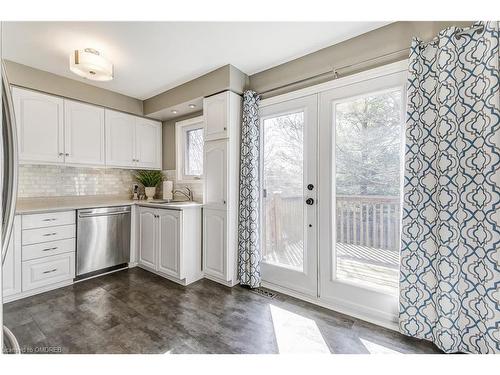 107 Madison Court W, Welland, ON - Indoor Photo Showing Kitchen