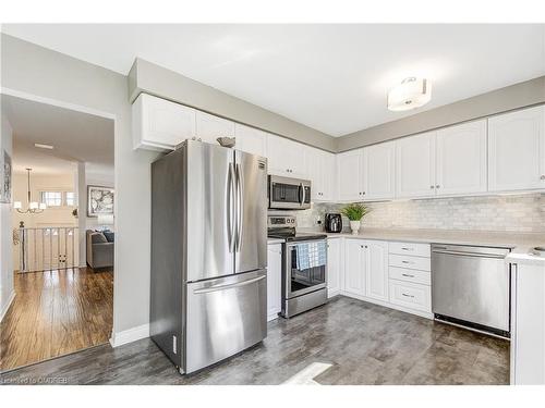 107 Madison Court W, Welland, ON - Indoor Photo Showing Kitchen