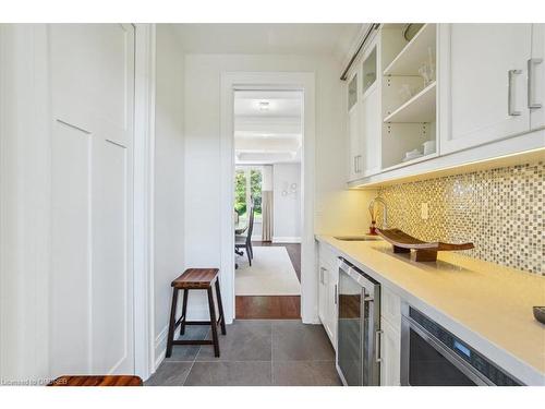 12 Theodore Drive, Mississauga, ON - Indoor Photo Showing Kitchen