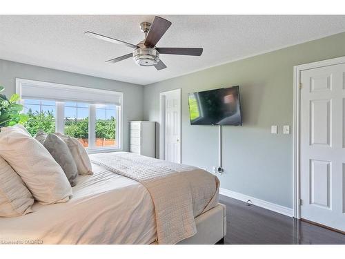 44-2019 Trawden Way, Oakville, ON - Indoor Photo Showing Bedroom