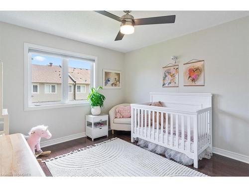 44-2019 Trawden Way, Oakville, ON - Indoor Photo Showing Bedroom