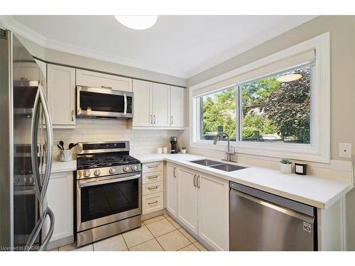 2471 Nettlecreek Crescent, Oakville, ON - Indoor Photo Showing Kitchen With Stainless Steel Kitchen With Double Sink