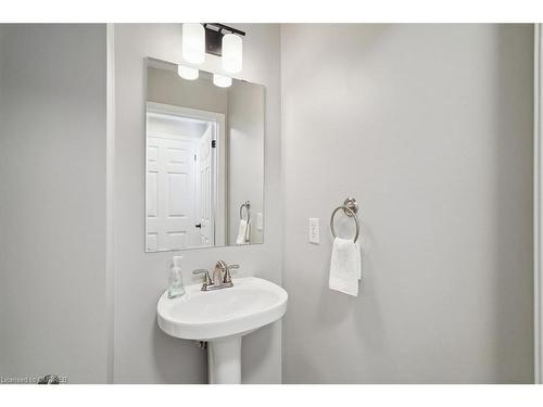 2471 Nettlecreek Crescent, Oakville, ON - Indoor Photo Showing Bathroom