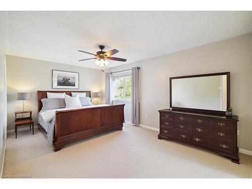 2471 Nettlecreek Crescent, Oakville, ON - Indoor Photo Showing Bedroom