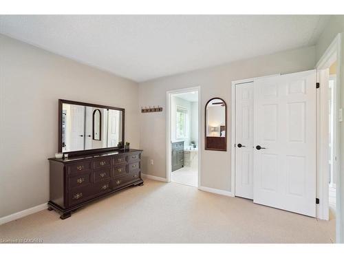 2471 Nettlecreek Crescent, Oakville, ON - Indoor Photo Showing Bedroom