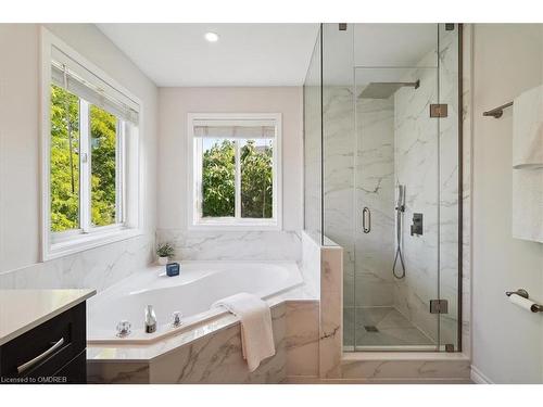 2471 Nettlecreek Crescent, Oakville, ON - Indoor Photo Showing Bathroom