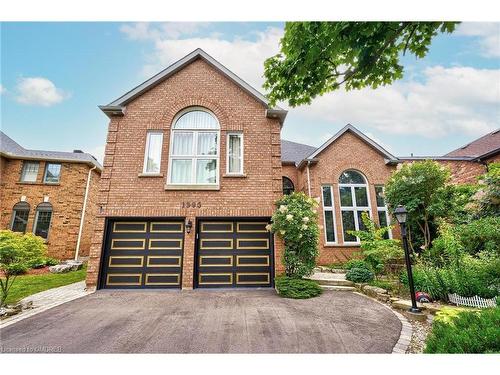 1395 Silversmith Drive, Oakville, ON - Outdoor With Facade