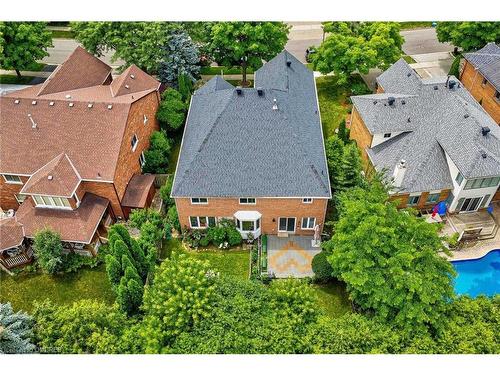 1395 Silversmith Drive, Oakville, ON - Outdoor