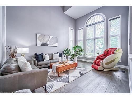 1395 Silversmith Drive, Oakville, ON - Indoor Photo Showing Living Room