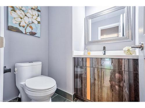 1395 Silversmith Drive, Oakville, ON - Indoor Photo Showing Bathroom