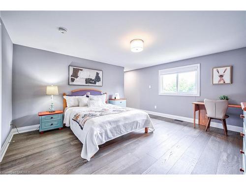 1395 Silversmith Drive, Oakville, ON - Indoor Photo Showing Bedroom