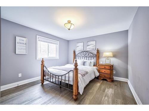 1395 Silversmith Drive, Oakville, ON - Indoor Photo Showing Bedroom