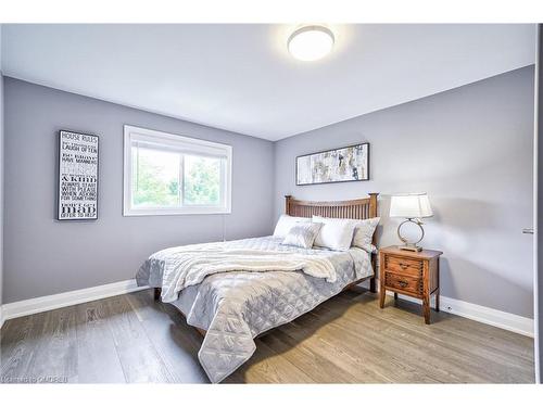 1395 Silversmith Drive, Oakville, ON - Indoor Photo Showing Bedroom