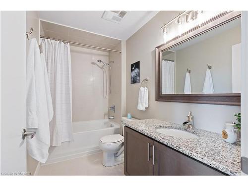518-2490 Old Bronte Road, Oakville, ON - Indoor Photo Showing Bathroom