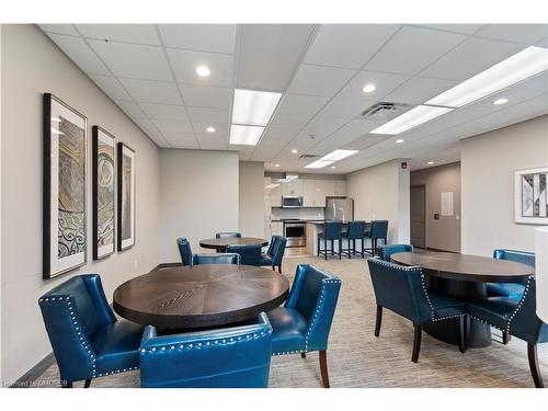 518-2490 Old Bronte Road, Oakville, ON - Indoor Photo Showing Dining Room