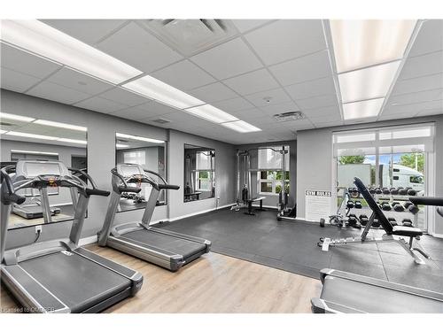 518-2490 Old Bronte Road, Oakville, ON - Indoor Photo Showing Gym Room