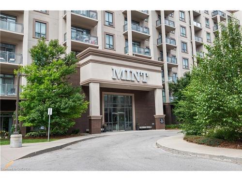 518-2490 Old Bronte Road, Oakville, ON - Outdoor With Balcony With Facade