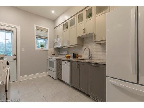 106 Alpine Avenue, Hamilton, ON - Indoor Photo Showing Kitchen