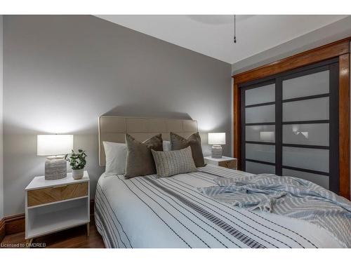 106 Alpine Avenue, Hamilton, ON - Indoor Photo Showing Bedroom