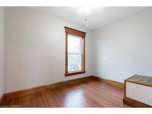 106 Alpine Avenue, Hamilton, ON - Indoor Photo Showing Other Room