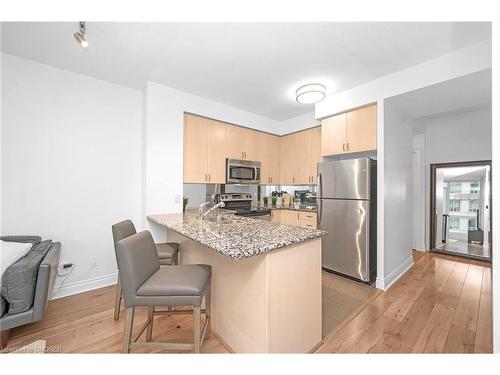 1501-225 Webb Drive, Mississauga, ON - Indoor Photo Showing Kitchen