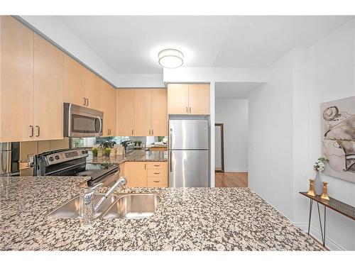 1501-225 Webb Drive, Mississauga, ON - Indoor Photo Showing Kitchen With Double Sink