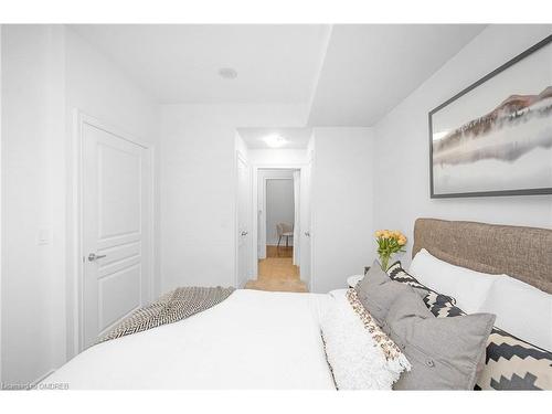 1501-225 Webb Drive, Mississauga, ON - Indoor Photo Showing Bedroom
