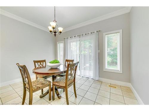 2425 Sequoia Way, Oakville, ON - Indoor Photo Showing Dining Room