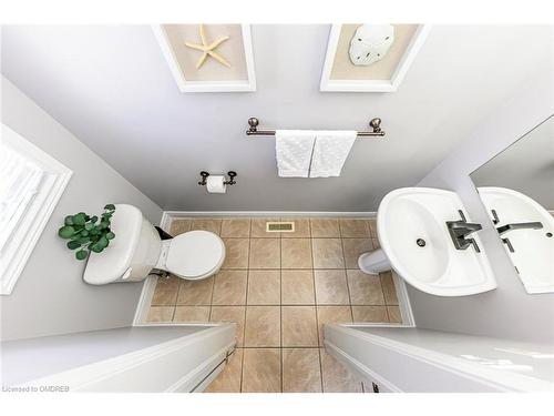 2425 Sequoia Way, Oakville, ON - Indoor Photo Showing Bathroom