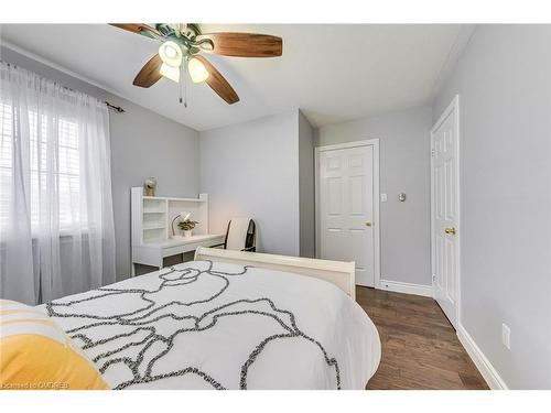 2425 Sequoia Way, Oakville, ON - Indoor Photo Showing Bedroom