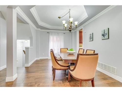 2425 Sequoia Way, Oakville, ON - Indoor Photo Showing Dining Room