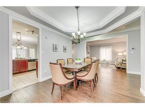 2425 Sequoia Way, Oakville, ON - Indoor Photo Showing Dining Room