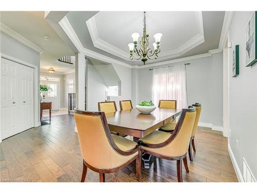 2425 Sequoia Way, Oakville, ON - Indoor Photo Showing Dining Room