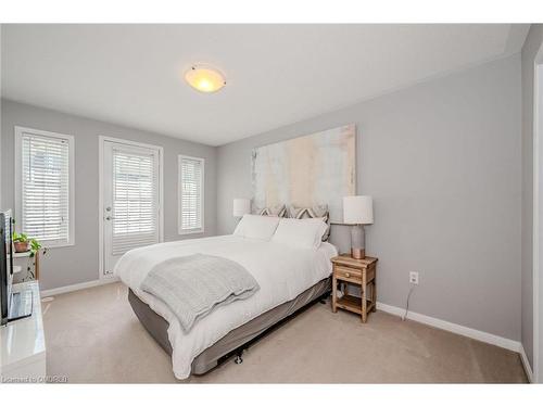 30-2614 Dashwood Drive, Oakville, ON - Indoor Photo Showing Bedroom