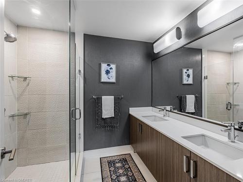 366-1575 Lakeshore Road, Mississauga, ON - Indoor Photo Showing Bathroom
