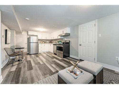 194 East 12Th Street, Hamilton, ON - Indoor Photo Showing Kitchen