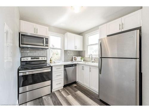 194 East 12Th Street, Hamilton, ON - Indoor Photo Showing Kitchen