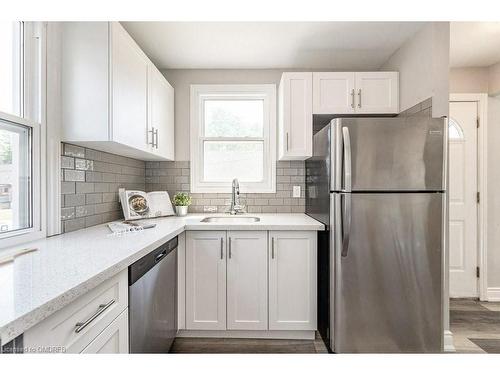 194 East 12Th Street, Hamilton, ON - Indoor Photo Showing Kitchen