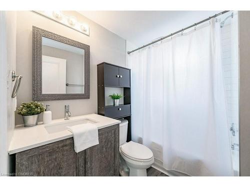 194 East 12Th Street, Hamilton, ON - Indoor Photo Showing Bathroom
