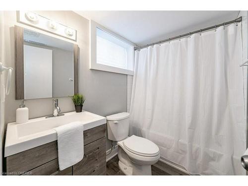 194 East 12Th Street, Hamilton, ON - Indoor Photo Showing Bathroom