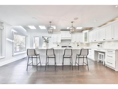 435 The Thicket, Mississauga, ON - Indoor Photo Showing Kitchen