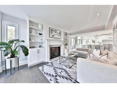 435 The Thicket, Mississauga, ON - Indoor Photo Showing Living Room With Fireplace