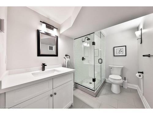 435 The Thicket, Mississauga, ON - Indoor Photo Showing Bathroom