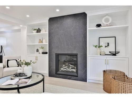 2050 Saint Andrews Place, Mississauga, ON - Indoor Photo Showing Living Room With Fireplace