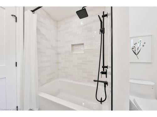 2050 Saint Andrews Place, Mississauga, ON - Indoor Photo Showing Bathroom