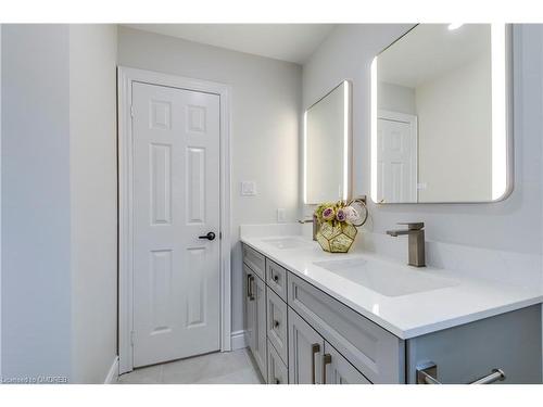 10-2303 Hill Ridge Court, Oakville, ON - Indoor Photo Showing Bathroom