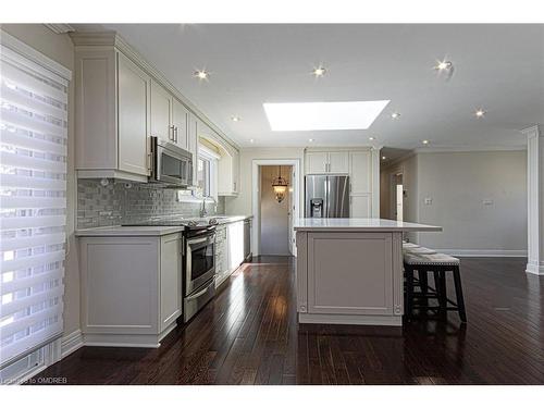 5247 Spruce Avenue, Burlington, ON - Indoor Photo Showing Kitchen With Upgraded Kitchen