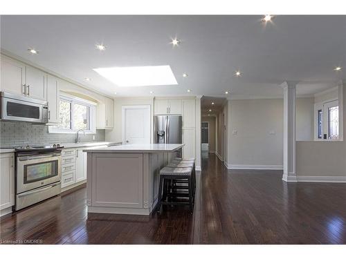 5247 Spruce Avenue, Burlington, ON - Indoor Photo Showing Kitchen With Upgraded Kitchen