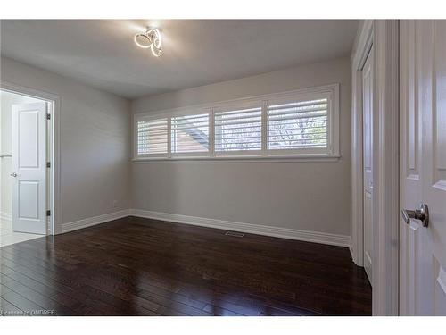 5247 Spruce Avenue, Burlington, ON - Indoor Photo Showing Other Room