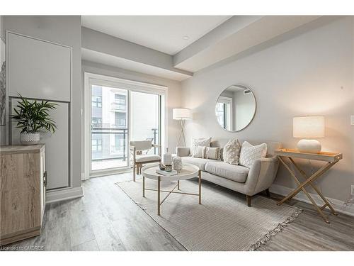 428-128 Grovewood Common, Oakville, ON - Indoor Photo Showing Living Room